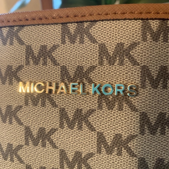 Michael Kors NEW NEVER CARRIED, large multi function tote. “MK” print logo. - Picture 7 of 10